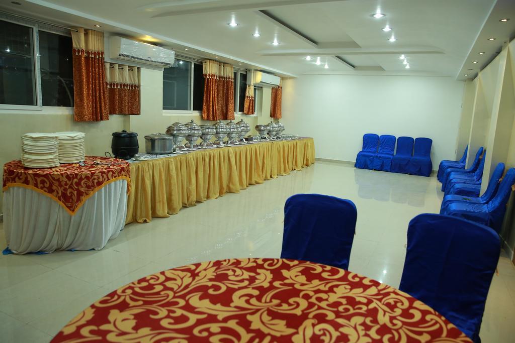 Oyo 13494 Hotel Nakshatra Inn 하이데라바드 외부 사진