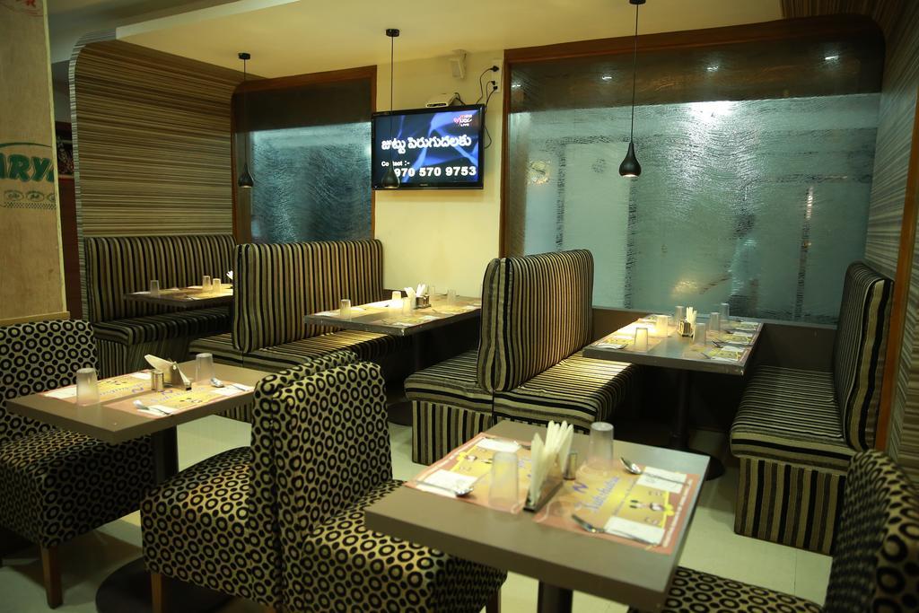 Oyo 13494 Hotel Nakshatra Inn 하이데라바드 외부 사진
