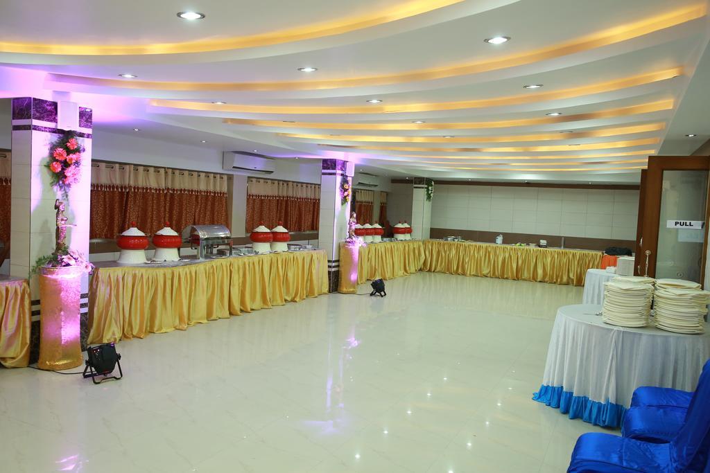 Oyo 13494 Hotel Nakshatra Inn 하이데라바드 외부 사진